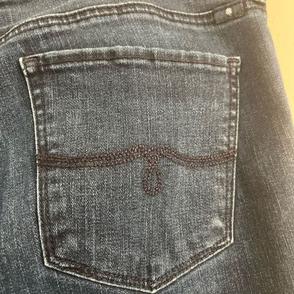 Lucky Brand Blue Straight Leg Jeans - Picture 5 of 6